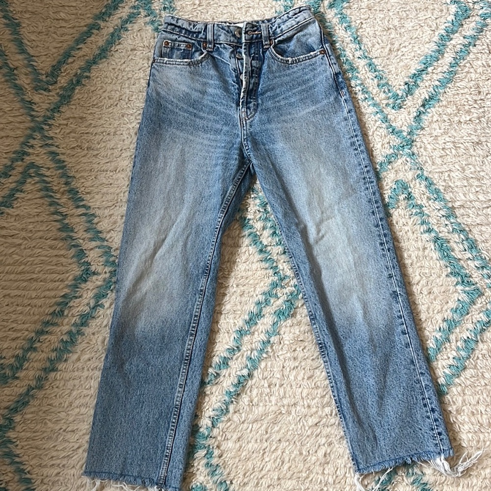 LIKE NEW ZARA JEANS